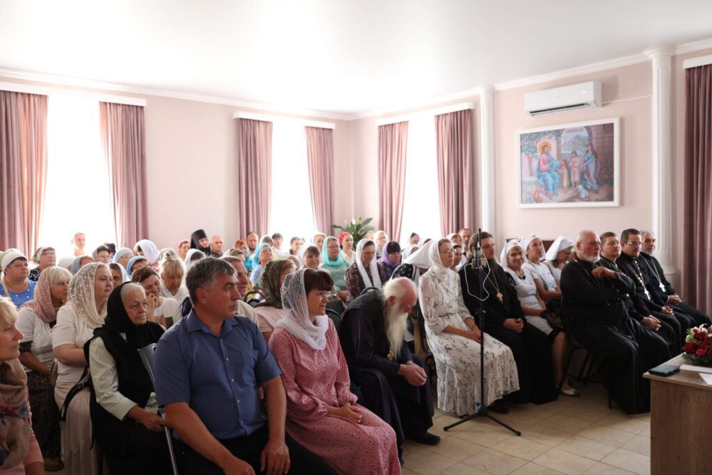 Слушатели в аудитории